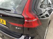 Volvo XC60 B4 MHEV Momentum 