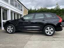 Volvo XC60 B4 MHEV Momentum 