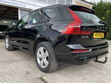 Volvo XC60 B4 MHEV Momentum 