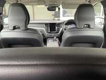 Volvo XC60 B4 MHEV Momentum 