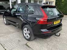 Volvo XC60 B4 MHEV Momentum 