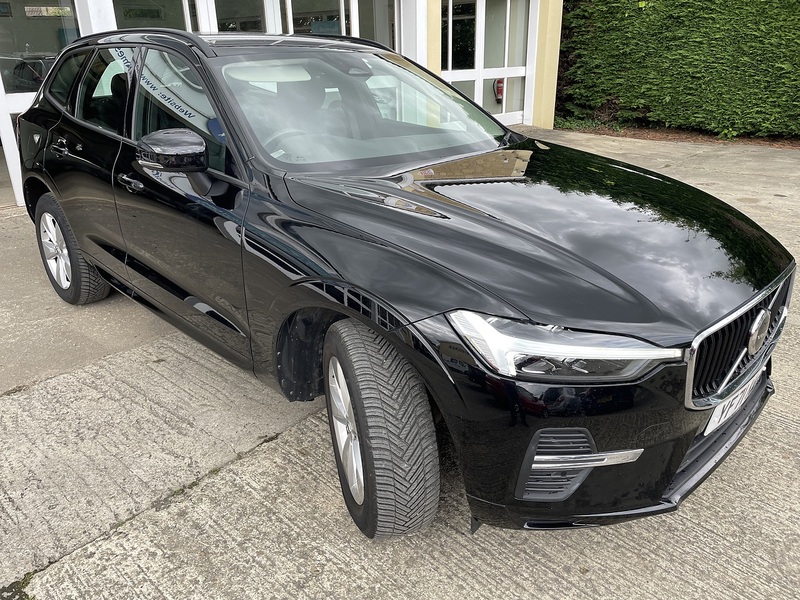Volvo 2.0 B4 MHEV Momentum SUV 5dr Diesel Hybrid Auto AWD Euro 6 (s/s) (197 ps)