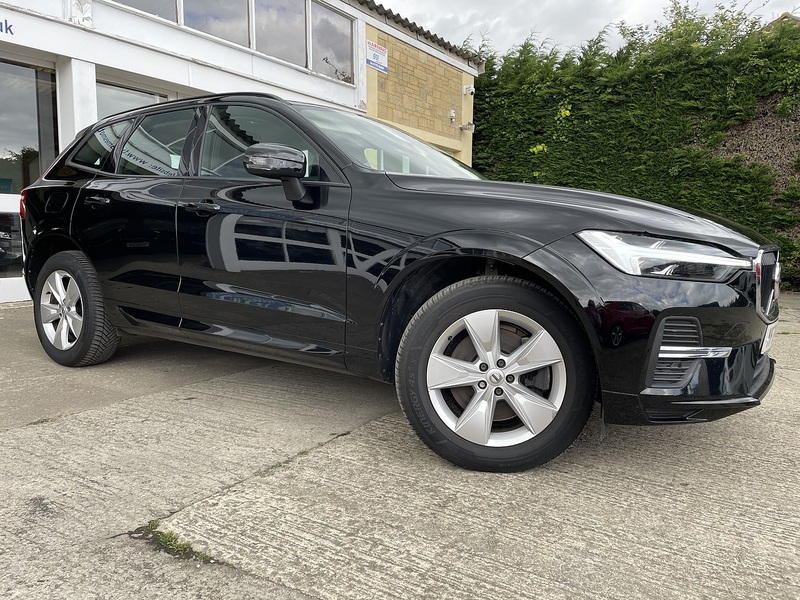 Volvo 2.0 B4 MHEV Momentum SUV 5dr Diesel Hybrid Auto AWD Euro 6 (s/s) (197 ps)