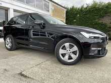 Volvo XC60 B4 MHEV Momentum 