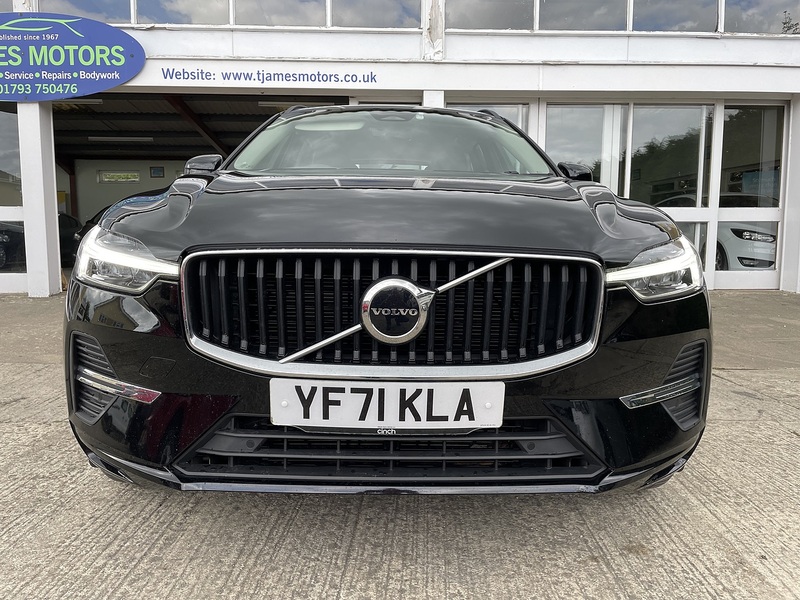 Volvo 2.0 B4 MHEV Momentum SUV 5dr Diesel Hybrid Auto AWD Euro 6 (s/s) (197 ps)