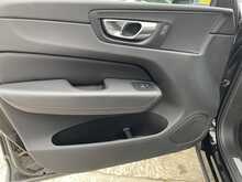 Volvo XC60 B4 MHEV Momentum 