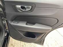 Volvo XC60 B4 MHEV Momentum 