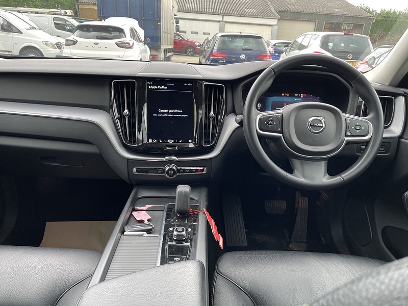 Volvo 2.0 B4 MHEV Momentum SUV 5dr Diesel Hybrid Auto AWD Euro 6 (s/s) (197 ps)