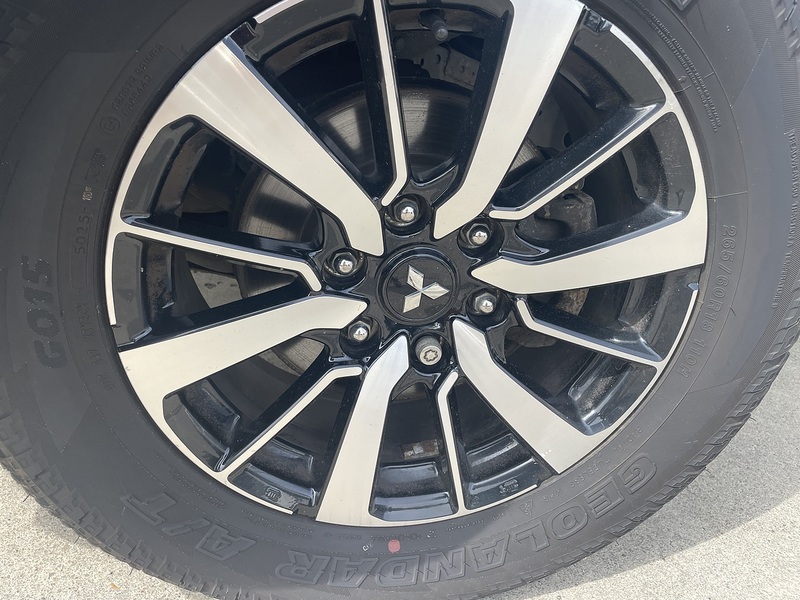 Mitsubishi 2.4D 4 SUV 5dr Diesel Auto 4WD Euro 6 (181 ps)