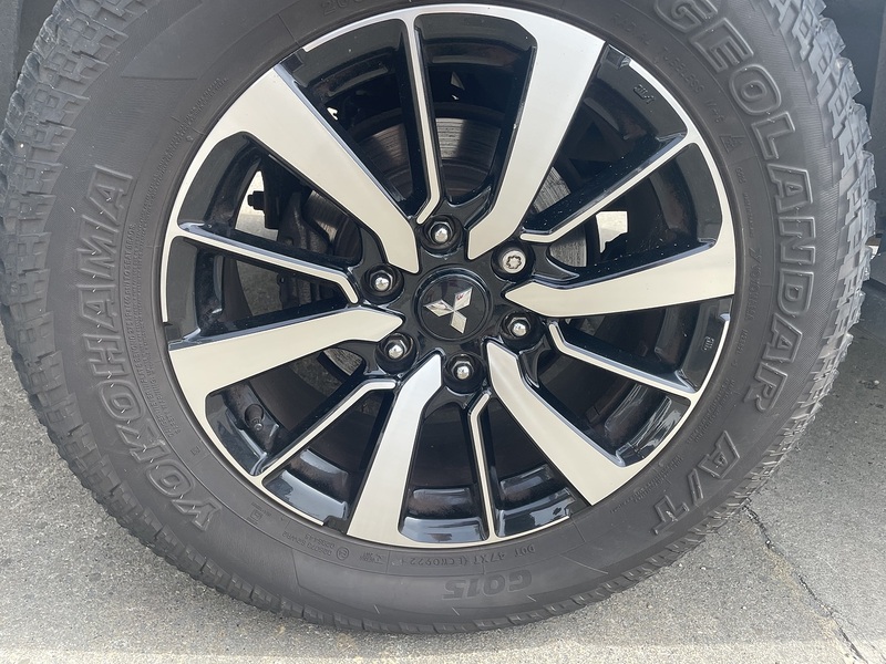 Mitsubishi 2.4D 4 SUV 5dr Diesel Auto 4WD Euro 6 (181 ps)