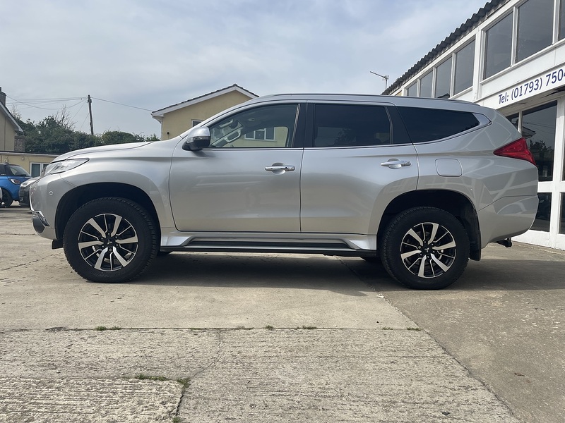 Mitsubishi 2.4D 4 SUV 5dr Diesel Auto 4WD Euro 6 (181 ps)