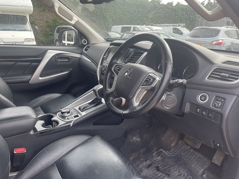 Mitsubishi 2.4D 4 SUV 5dr Diesel Auto 4WD Euro 6 (181 ps)