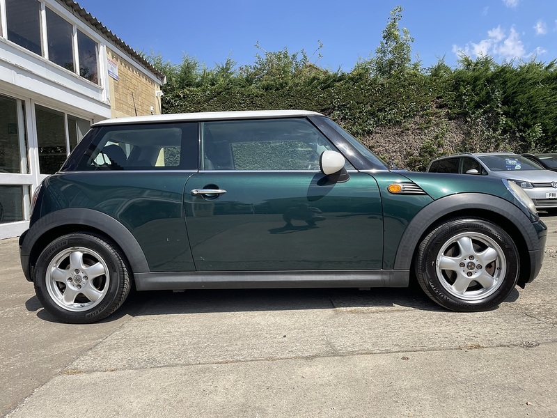 MINI 1.6 Cooper Hatchback 3dr Petrol Manual Euro 4 (120 ps)
