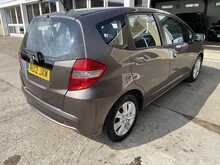 Honda Jazz i-VTEC ES 