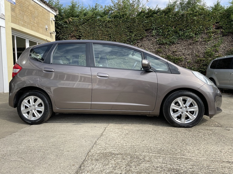Honda 1.4 i-VTEC ES Hatchback 5dr Petrol CVT Euro 5 (99 ps)