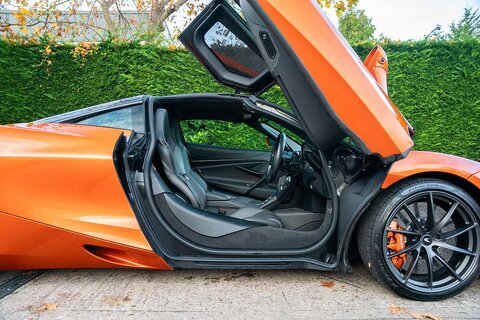 4.0T V8 Coupe 2dr Petrol SSG Euro 6 (s/s) (720 ps)