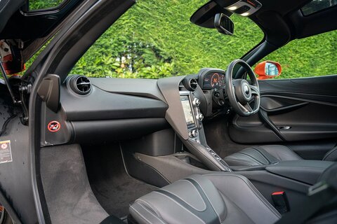 4.0T V8 Coupe 2dr Petrol SSG Euro 6 (s/s) (720 ps)