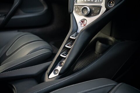 4.0T V8 Coupe 2dr Petrol SSG Euro 6 (s/s) (720 ps)