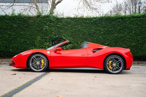 3.9T V8 Spider 2dr Petrol F1 DCT Euro 6 (s/s) (670 ps)