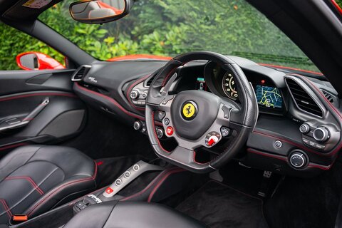 3.9T V8 Spider 2dr Petrol F1 DCT Euro 6 (s/s) (670 ps)