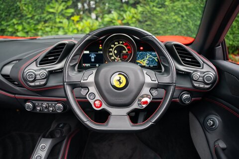 3.9T V8 Spider 2dr Petrol F1 DCT Euro 6 (s/s) (670 ps)