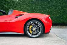 Ferrari 488 T V8 