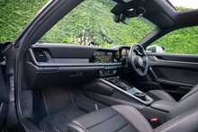 Porsche 911 992 Carrera 