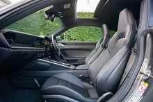 Porsche 911 992 Carrera 