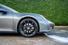 Porsche 911 992 Carrera 