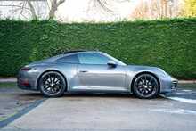 Porsche 911 992 Carrera 