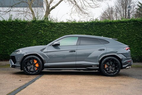 4.0 V8 BiTurbo Performante SUV 5dr Petrol Auto 4WD Euro 6 (666 ps)