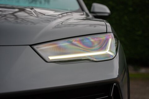 4.0 V8 BiTurbo Performante SUV 5dr Petrol Auto 4WD Euro 6 (666 ps)