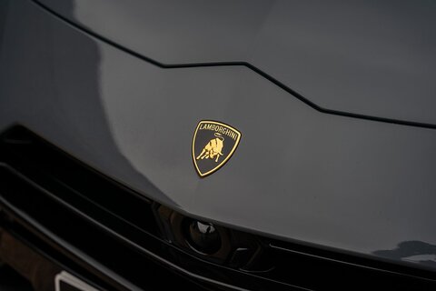 4.0 V8 BiTurbo Performante SUV 5dr Petrol Auto 4WD Euro 6 (666 ps)