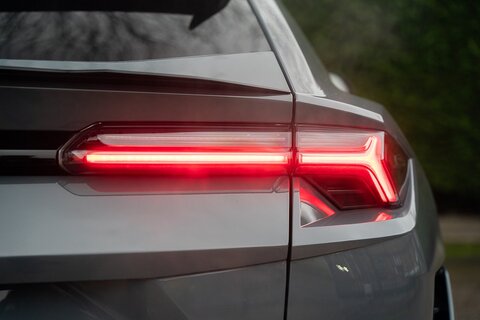 4.0 V8 BiTurbo Performante SUV 5dr Petrol Auto 4WD Euro 6 (666 ps)