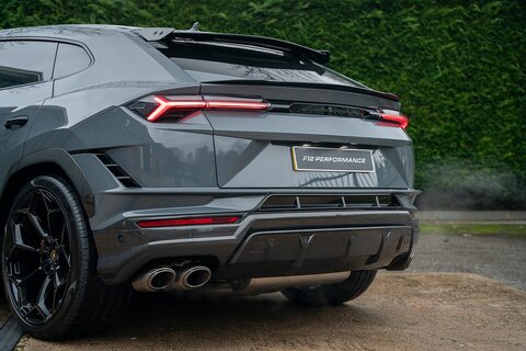 4.0 V8 BiTurbo Performante SUV 5dr Petrol Auto 4WD Euro 6 (666 ps)