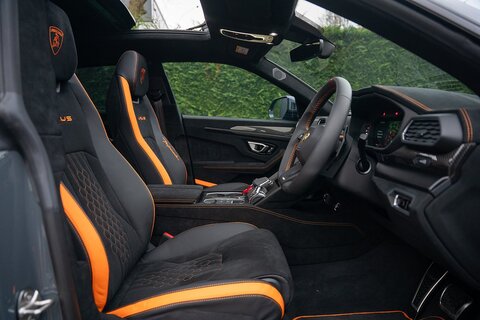 4.0 V8 BiTurbo Performante SUV 5dr Petrol Auto 4WD Euro 6 (666 ps)