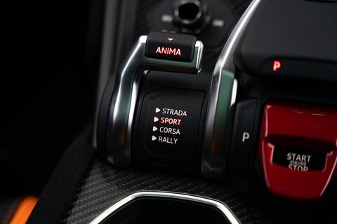 4.0 V8 BiTurbo Performante SUV 5dr Petrol Auto 4WD Euro 6 (666 ps)