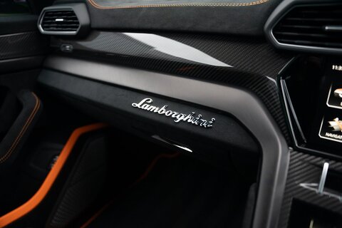 4.0 V8 BiTurbo Performante SUV 5dr Petrol Auto 4WD Euro 6 (666 ps)