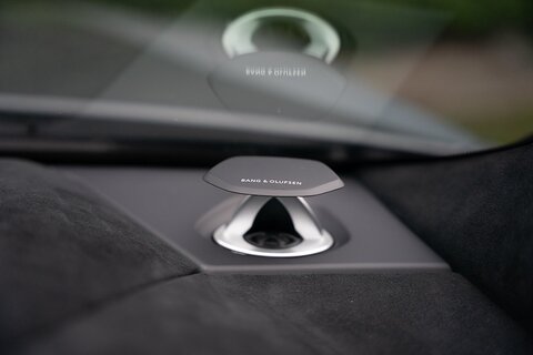 4.0 V8 BiTurbo Performante SUV 5dr Petrol Auto 4WD Euro 6 (666 ps)