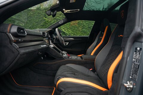 4.0 V8 BiTurbo Performante SUV 5dr Petrol Auto 4WD Euro 6 (666 ps)