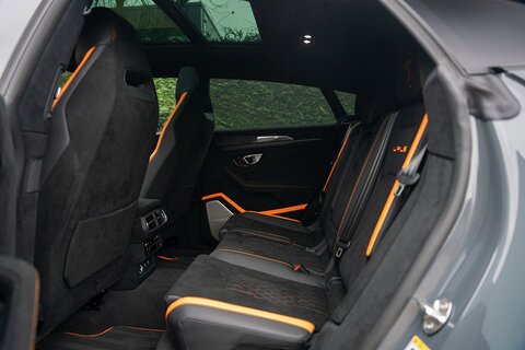 4.0 V8 BiTurbo Performante SUV 5dr Petrol Auto 4WD Euro 6 (666 ps)