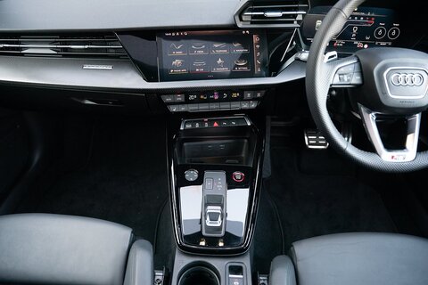 2.5 TFSI Vorsprung Saloon 4dr Petrol S Tronic quattro Euro 6 (s/s) (400 ps)