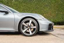 Porsche 911 T 992 Carrera 