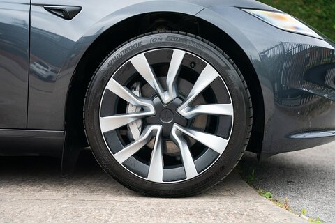 (Dual Motor) Long Range Saloon 4dr Electric Auto 4WDE (306 ps)