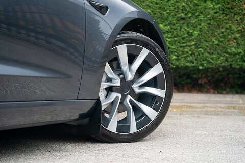 (Dual Motor) Long Range Saloon 4dr Electric Auto 4WDE (306 ps)