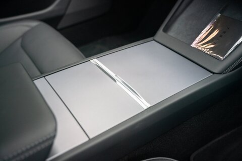 (Dual Motor) Long Range Saloon 4dr Electric Auto 4WDE (306 ps)