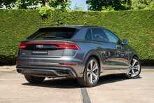 Audi Q8 TFSI V6 Black Edition 