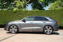 Audi Q8 TFSI V6 Black Edition 