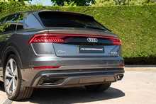Audi Q8 TFSI V6 Black Edition 