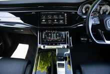 Audi Q8 TFSI V6 Black Edition 